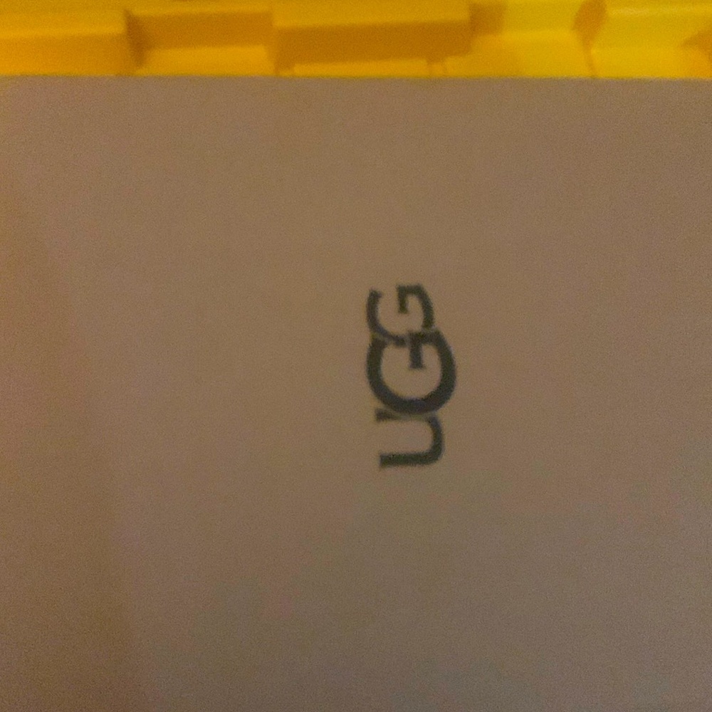 Uggs brand new size 6 big kids